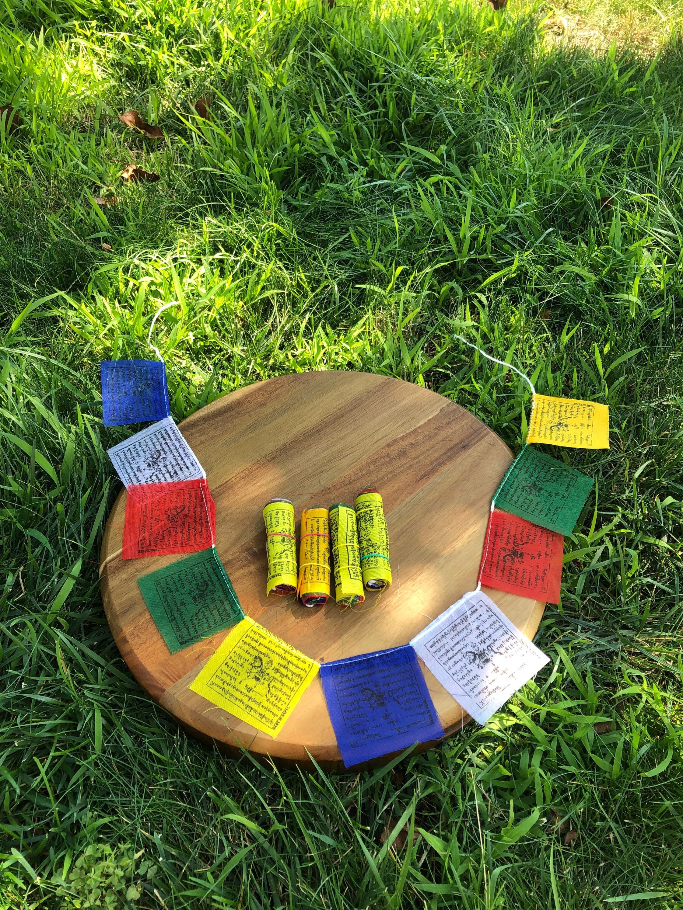 Bandiere Di Preghiera Tibetane Mini – 5 Colori, Fatte A Mano, Con Mantra OM MANI PADME HUM, Per Decorazione Spirituale E Festival