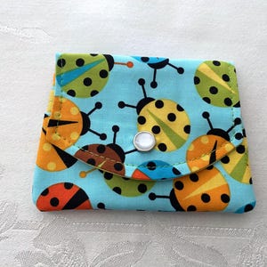 Mini billetera de mariquita hecha a mano ~ Monedero pequeño cosido a mano ~ Monedero pequeño, bolsillo, mochila, diario, viajes ~ Tarjetero, tarjetero de regalo