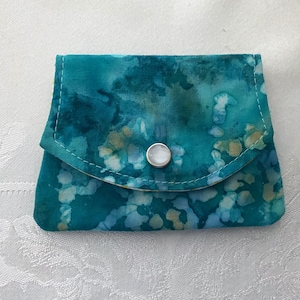 Mini billetera batik turquesa ~ Monedero pequeño cosido a mano ~ Tarjetero ~ Monedero pequeño, mochila, bolso de viaje ~ Único ~ Regalo hecho a mano