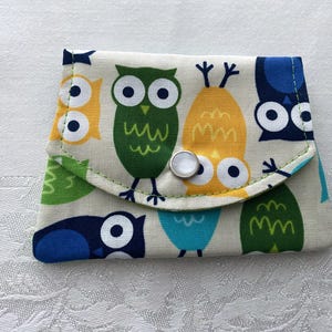 Mini billetera de búho hecha a mano ~ Monedero pequeño cosido a mano ~ Monedero pequeño, de bolsillo, mochila, para uso diario, para viajes ~ Tarjetero de búho para tarjetas de crédito y de regalo