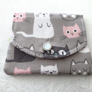 Mini billetera de gato gris ~ Monedero pequeño cosido a mano ~ Monedero pequeño, mochila, bolsillo, uso diario, viajes ~ Regalo hecho a mano ~ Tarjetero de regalo
