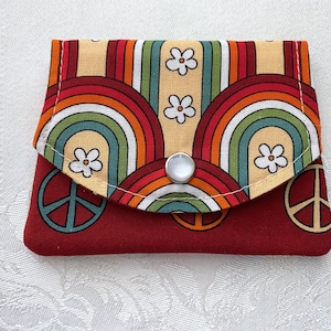 Mini billetera hippie con símbolo de la paz arcoíris ~ Monedero cosido a mano ~ Monedero pequeño, mochila, bolsillo, viaje ~ Tarjetero ~ Estuche para tarjetas de crédito