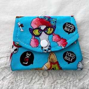 Pink Poodle Mini Wallet ~ Sunglass Dog Fabric ~ Monedero cosido a mano ~ Monedero pequeño, Mochila, Bolsillo, Todos los días, Viajes ~ Titular de la tarjeta de regalo