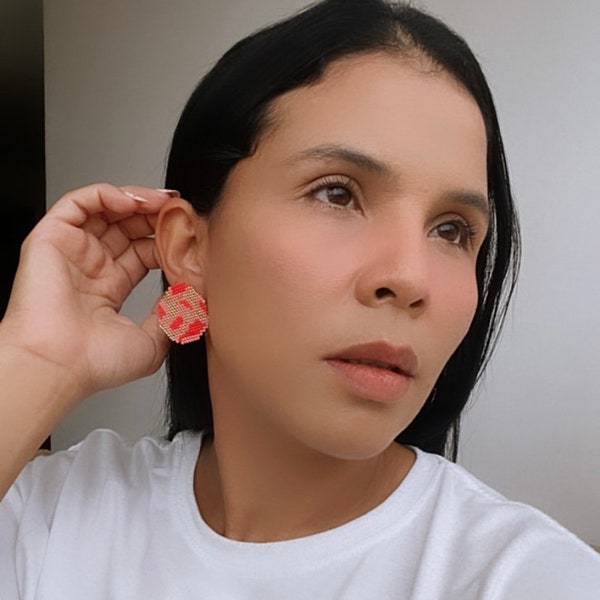 Unique earrings, Colombia, indigenous jewelry, indigenous earrings, indigenous, artisanal Colombian jewelry, artisan indigenous earrings