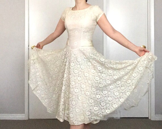 Vintage 1950s Tea-Length Lace Wedding/Formal Dress