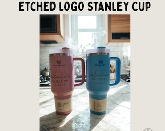 Copa Stanley grabada con logotipo