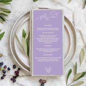 Calligraphie de menu de mariage d'été floral rose pastel et lilas