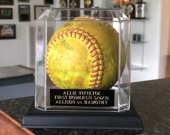 Clear SOFTBALL display, with name plate | HOME RUN or game ball display, autographed ball display