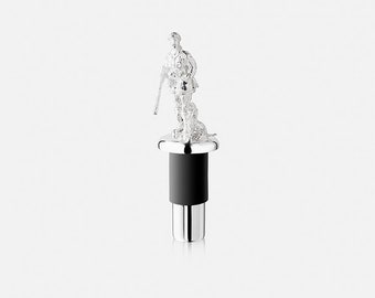 Silver Plated Shooter with a Spaniel Bottle Stopper