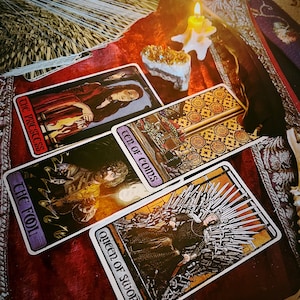 Lectura de tarot: tirada de cuatro cartas, lectura de brujería de Juego de tronos de fantasía