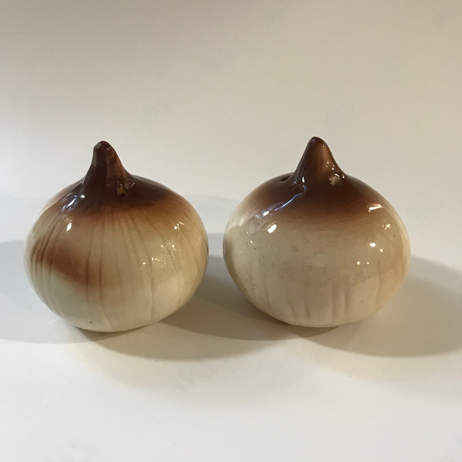 Vintage Onion salt and pepper shakers 2 1/2 Etsy