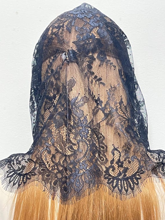 Velo da cappella infinito in pizzo nero, perfetto per la messa