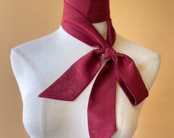 Women’s skinny scarf