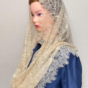Elegant ultra soft floral French lace infinity veil mantilla, chapel veil