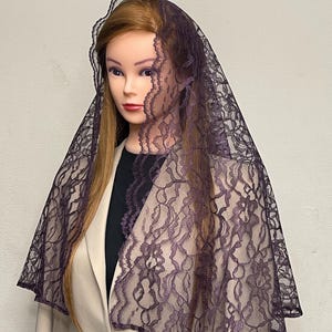 Voile chapelle de dentelle française aubergine Voile mantille messe latine prêt à être expédié.