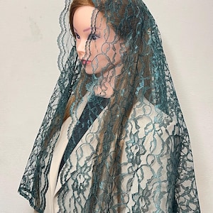 Voile chapelle en dentelle française verte Mantille en forme de D, messe latine généralement prête à être expédiée.