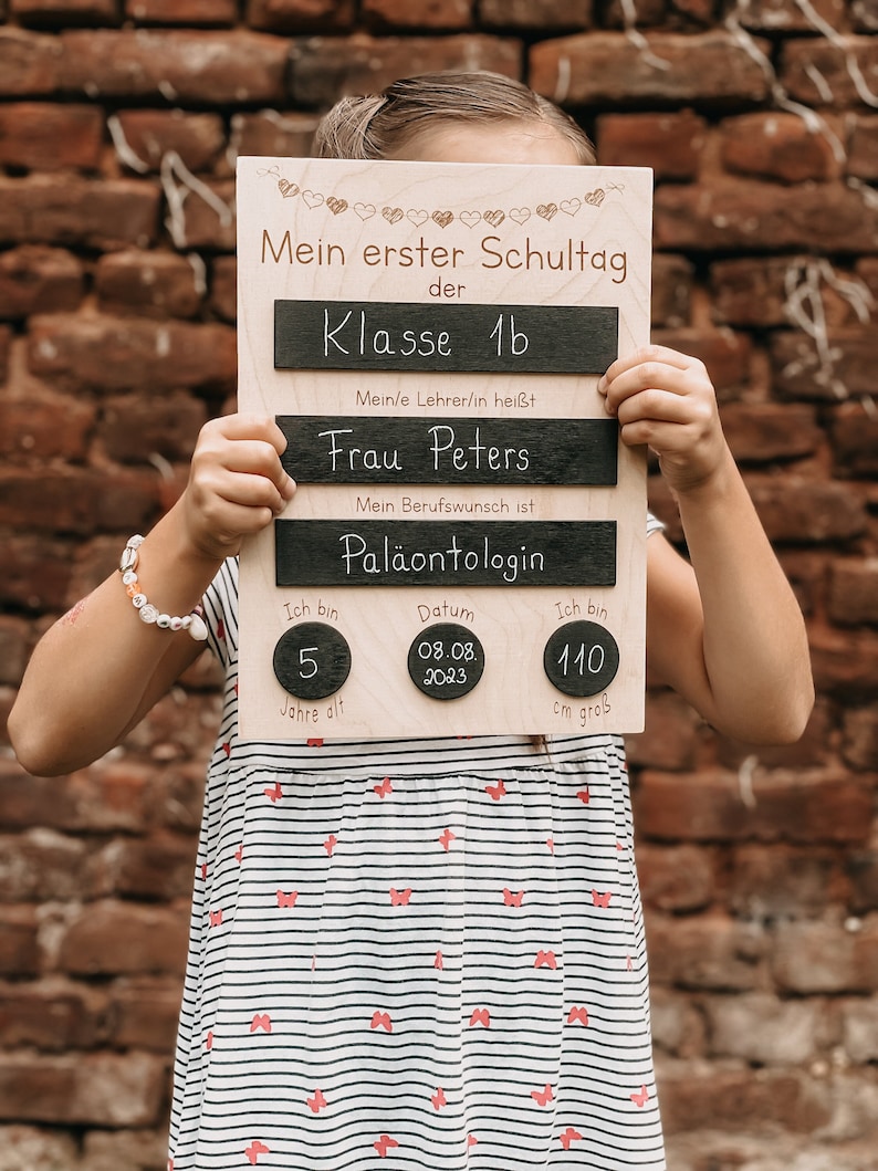 Schultafel Tafel Einschulung 2024 Schulkind Schule 1. Klasse Erinnerung Geschenk Bild 1