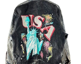 Vintage Hand-Painted Statue of Liberty USA Fireworks Acid Wash Denim Jacket Sz M
