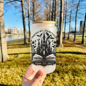 Prefiero mis cuentos de hadas oscuros y picantes, obscenos, taza de vidrio esmerilado, amantes de los libros, libros obscenos, lector de romance oscuro, taza de Libby, taza de café frío