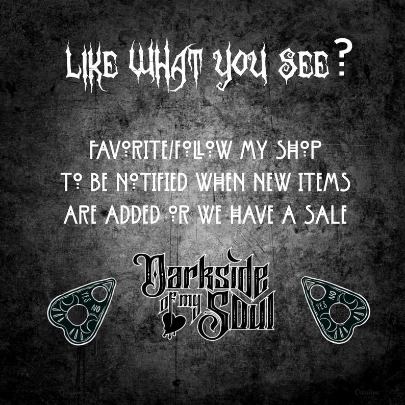 Puede incluir: Gr&aacute;fico en blanco y negro con el texto "Darkside of my Soul" y dos im&aacute;genes de planchette de Ouija en blanco y negro con las palabras "S&iacute;" y "No" en ellas. El texto "Like what you see? Favorite/Follow my shop to be notified when new items are added or we have a sale" tambi&eacute;n est&aacute; incluido.