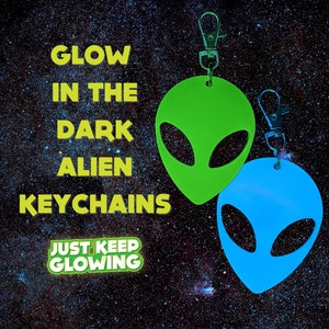 Glow in the Dark Alien Keychain, Car Accessories for Men, Keychain Accessories Car, Video Game Gifts for Men, Funny Keychains, Teenage Boys