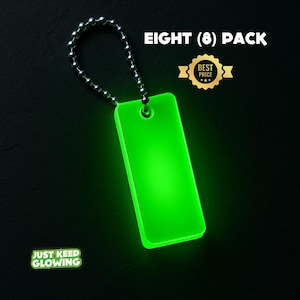 Glow in the dark keychains eight pack – best value survival gear, camping accessories, and emergency light alternative.