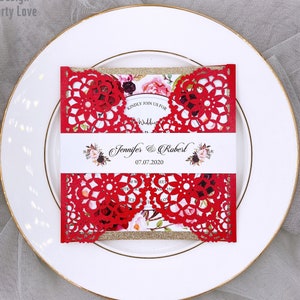 Red Laser Cut Wedding Uitnodigingen Card Wenskaart aanpassen met Belly Band Birthday Wedding Decoration Party Supplies