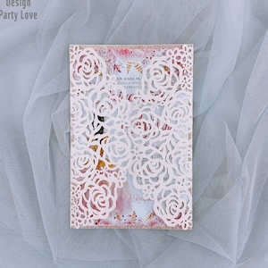 Invito al matrimonio Quinceanera Blush Laser Cut, tasca taglio laser Rose con buste, inviti di design eleganti Sweet 16 Invitation