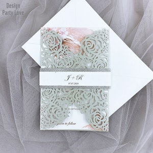 Invitación de boda con corte láser gris Quinceanera, invitación de bolsillo con corte láser rosa con sobres, invitaciones de diseño elegante Invitación Sweet 16