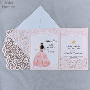 Dobra de bolso moderna com corte a laser Touch-Blush com convite floral e geométrico com envelope Doce 16 / Convite para festa Quinceañera