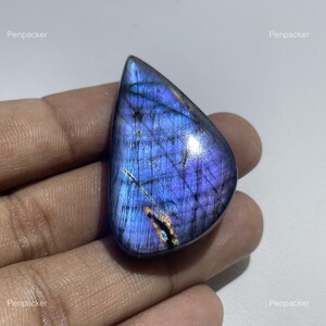 Pietra preziosa di labradorite viola / Cabochon di labradorite naturale / Pietra di design di labradorite di fantasia per la creazione di gioielli
