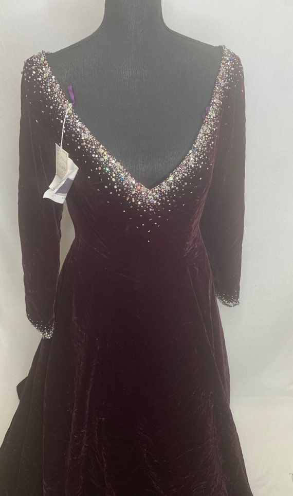 Vintage women’s Maroon ball gown