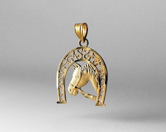 14K Solid Gold Lucky Horseshoe Pendant – Elegant Fortune Necklace, Luxury Fine Jewelry for Good Luck