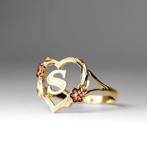 Anel inicial "S" em forma de coração e rosa em ouro maciço 14K - Anel real em forma de coração e rosa em forma de S