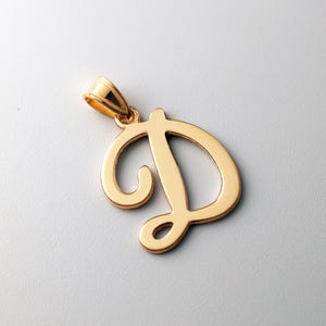 Collar con colgante de inicial con letra D cursiva en oro de 14 quilates - Charm personalizado