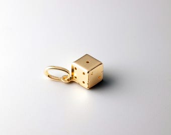 Ciondolo a forma di dado 3D in oro 14k - Ciondolo per collana a forma di dado in oro vero e delicato