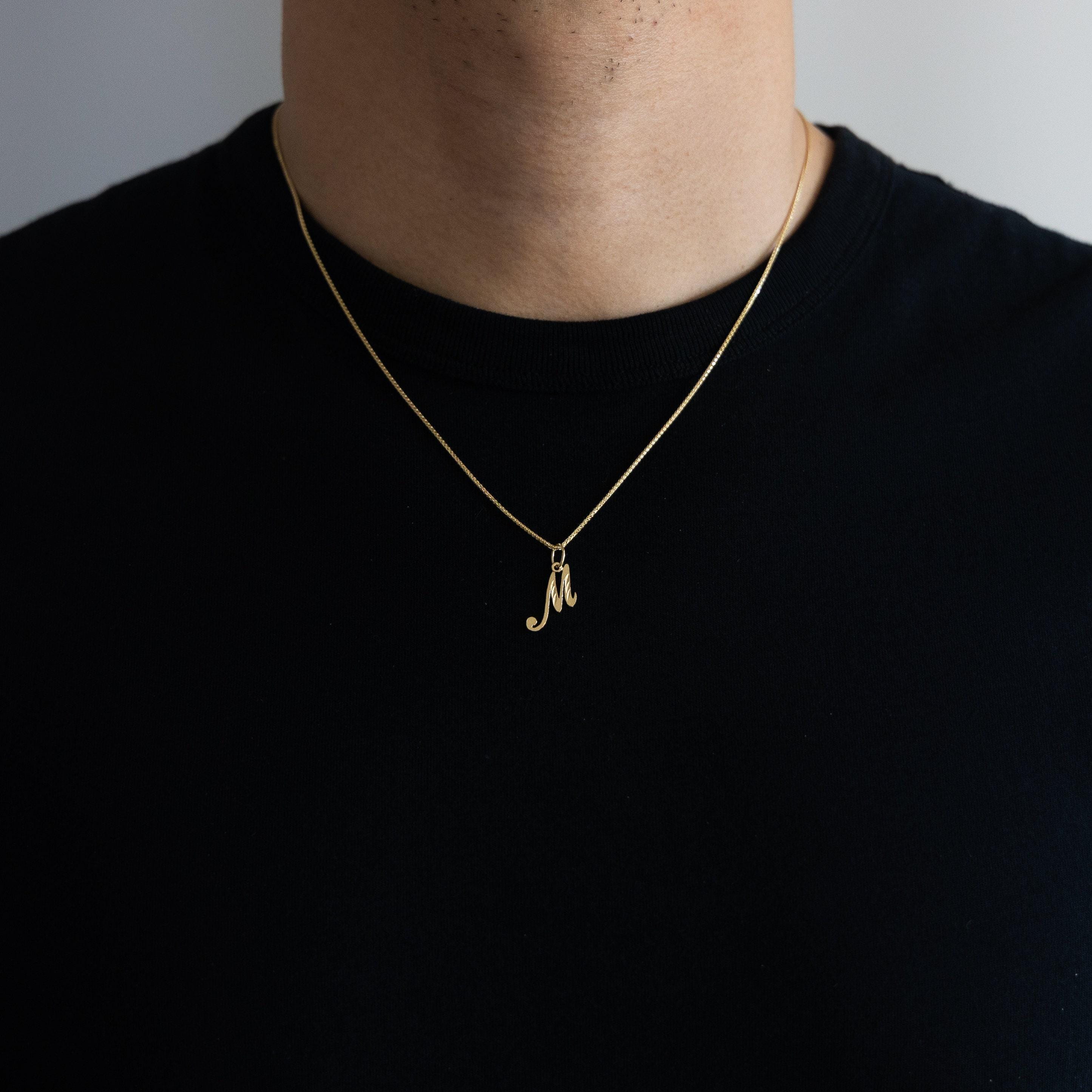 14Kゴールド「M」イニシャル筆記体ペンダントチャーム - ゴールド 