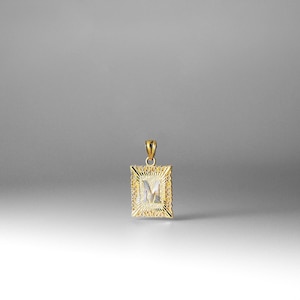 Ciondolo/ciondolo quadrato con iniziale &quot;M&quot; in oro 14k - Collana con catena con iniziale M in oro