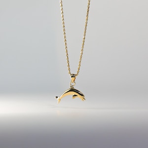 14K Solid Gold Dolphin Pendant Necklace – Elegant Marine-Inspired Charm, Luxury Fine Jewelry for Ocean Enthusiasts