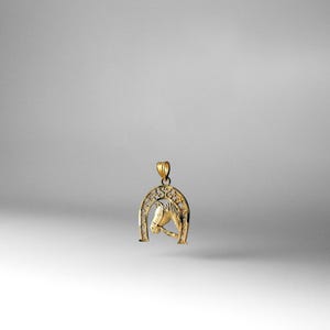 14K Solid Gold Lucky Horseshoe Pendant – Elegant Fortune Necklace, Luxury Fine Jewelry for Good Luck
