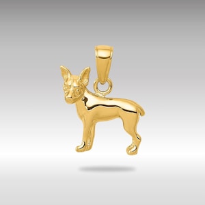 Collar con colgante de chihuahua en oro de 14 quilates: joyería detallada para amantes de los perros