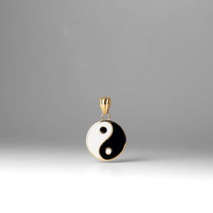 14K Gold Enamel Yin Yang Pendant Necklace – Balance and Harmony Symbol – Unique Gift for Mindfulness and Spirituality
