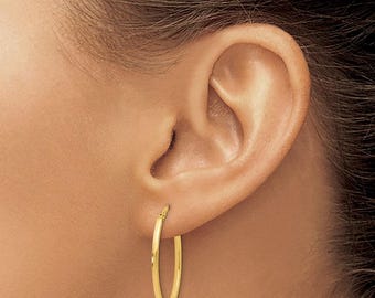 14K Gold Classic Polished Oval Hoop Earrings - Sleek and Simple Elegant Design - Timeless Fine Jewelry Accessory