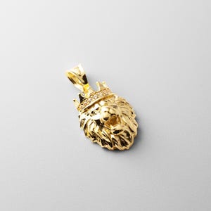 14K Gold CZ Roaring Lion Pendant with Crown - Detailed Lion Head Charm - Bold and Regal Jewelry