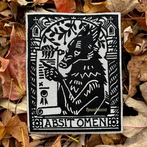 Broderad lapp: Absit Omen Wolf Silver