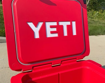 YETI Hopper Flip 12 Soft Cooler in Power Pink