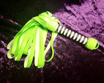 Geest met de meeste flogger: neon onheil