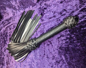 Enchantress' Shadow: A Wielder's Flogger