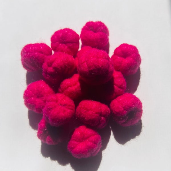 Felt raspberries/felt good/felt fruits/play food/toy food/imaginative play/Montessori toys/learning toys