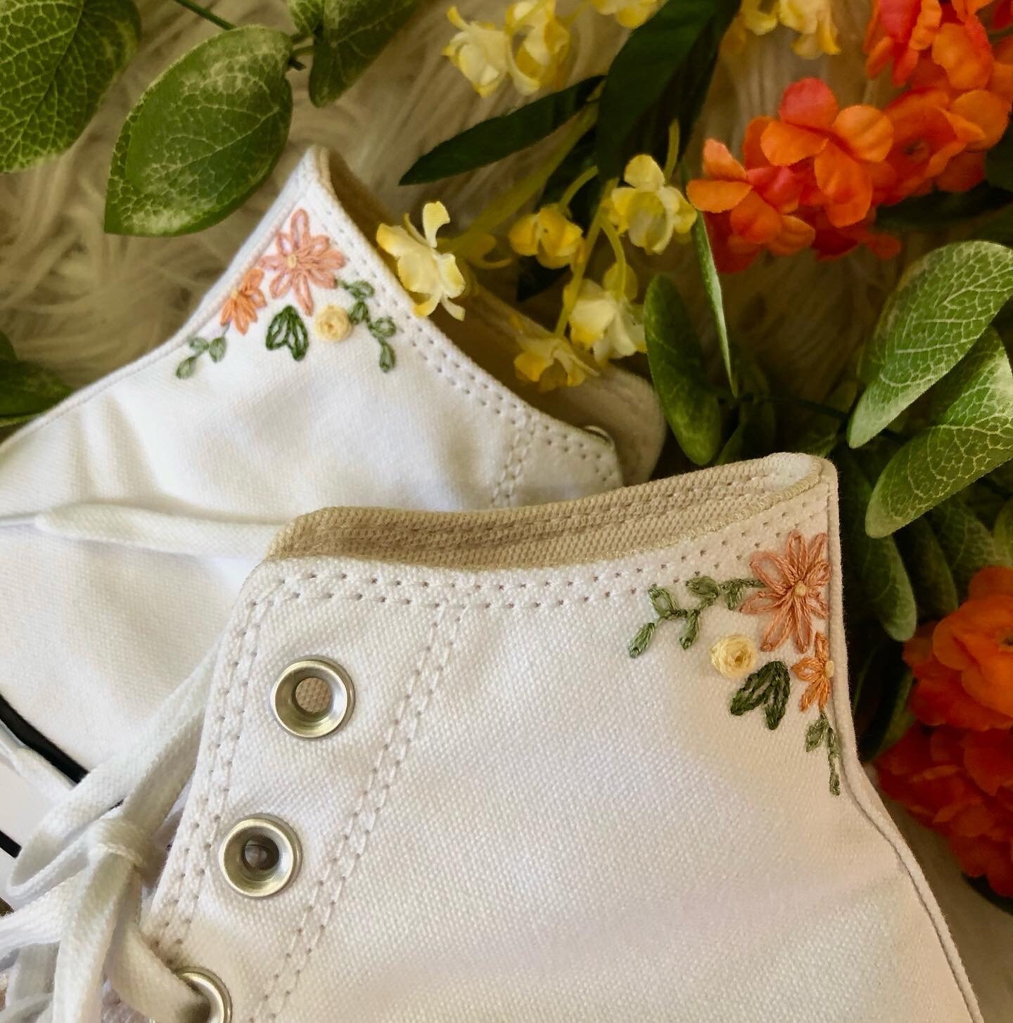 早い者勝ち　UND FLOWER RAISED EMBROIDERY TOP Customizable Converse All Star Logo Embroidery - Etsy